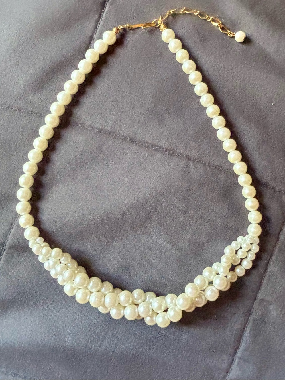 Vintage Faux Pearl Twisted Necklace!